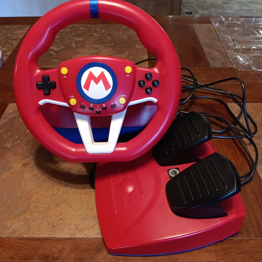 Mario stering wheel m foot pedals